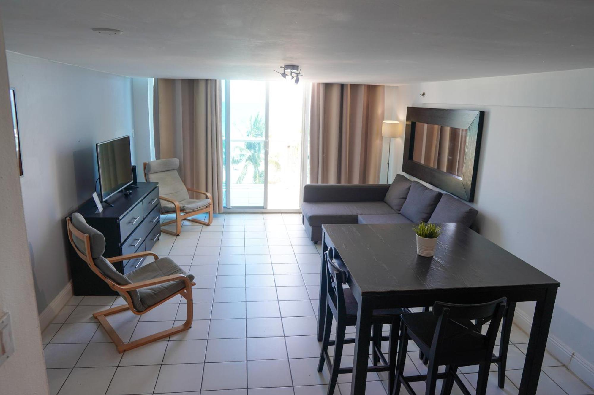 Shine Balcony Duplex 5 Apartment *